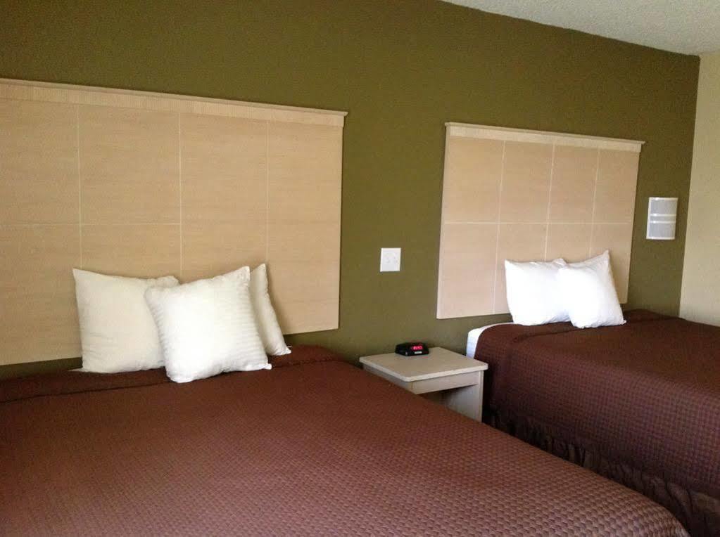 Red Roof Inn Raleigh North-Crabtree Mall-Lenovo Center Eksteriør bilde